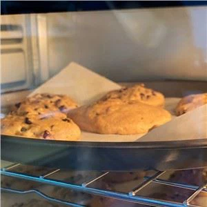 Ant grotelių kepta mėsa ir BBQ popierius